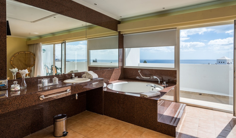 BLUESEA Costa Bastian — Rooms in Costa Teguise, Canary Islands