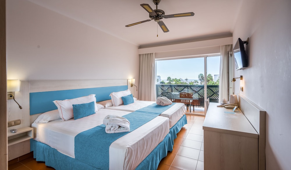 BLUESEA Costa Bastian — Rooms in Costa Teguise, Canary Islands