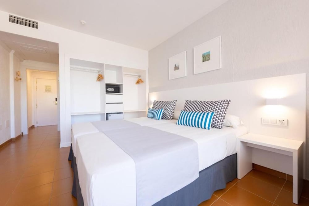 BLUESEA Costa Bastian — Rooms in Costa Teguise, Canary Islands