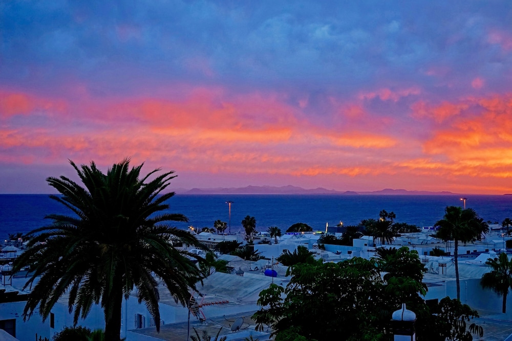 Apartamentos Plaza Azul — Beach in Puerto del Carmen, Canary Islands