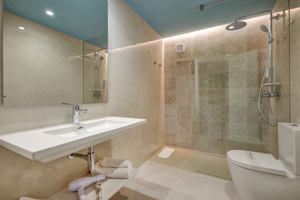Protur Atalaya Apartamentos — Hotel rooms in Cala Millor, Balearic Islands