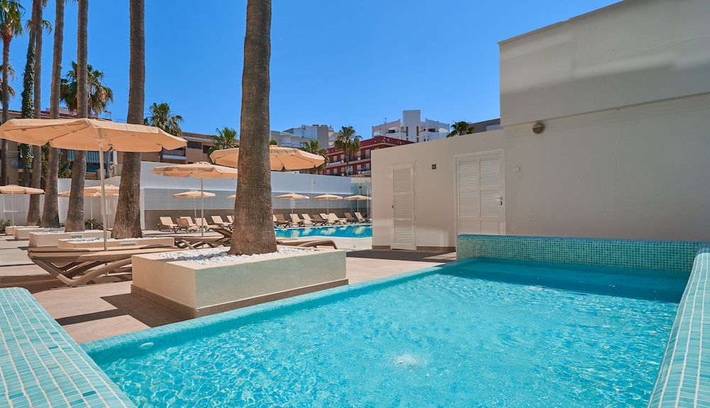 Protur Atalaya Apartamentos — Swimming pool in Cala Millor, Balearic Islands