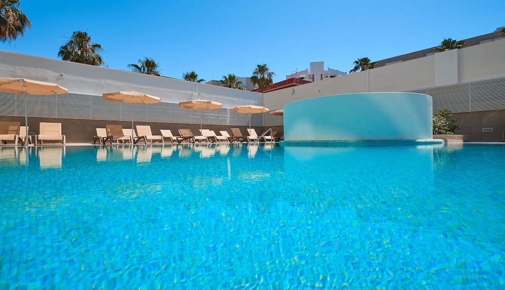 Protur Atalaya Apartamentos — Swimming pool in Cala Millor, Balearic Islands