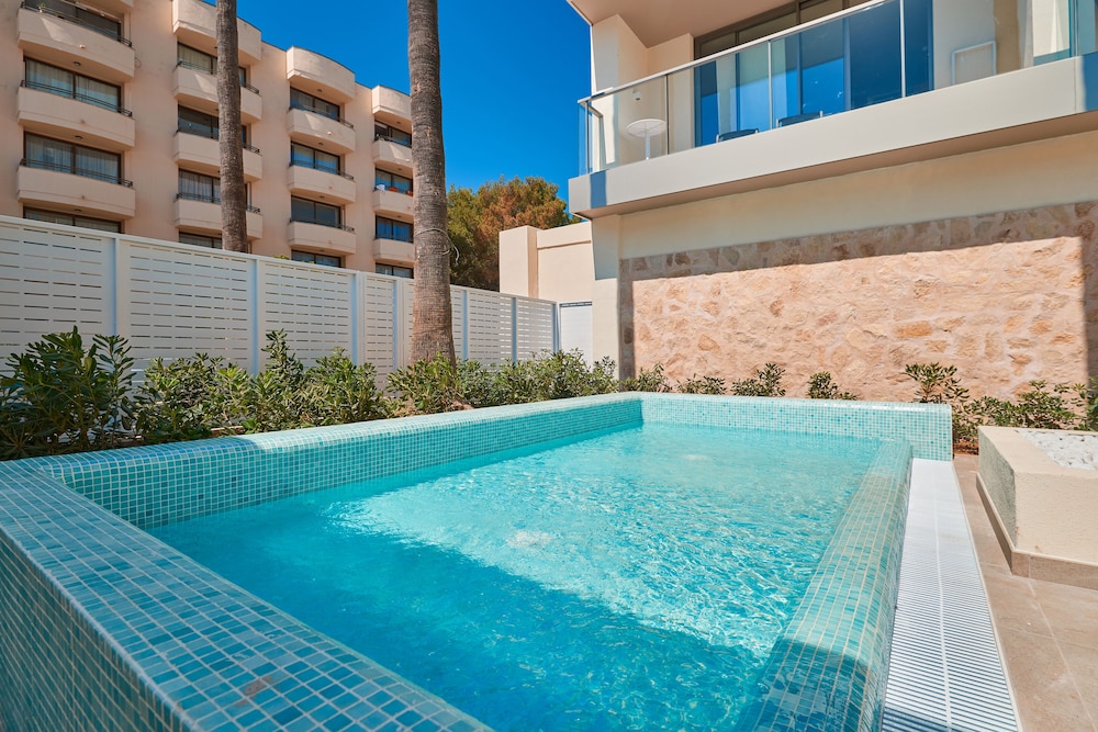 Protur Atalaya Apartamentos — Swimming pool in Cala Millor, Balearic Islands