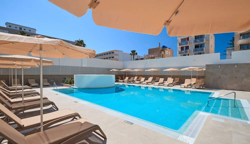 Protur Atalaya Apartamentos — Swimming pool in Cala Millor, Balearic Islands