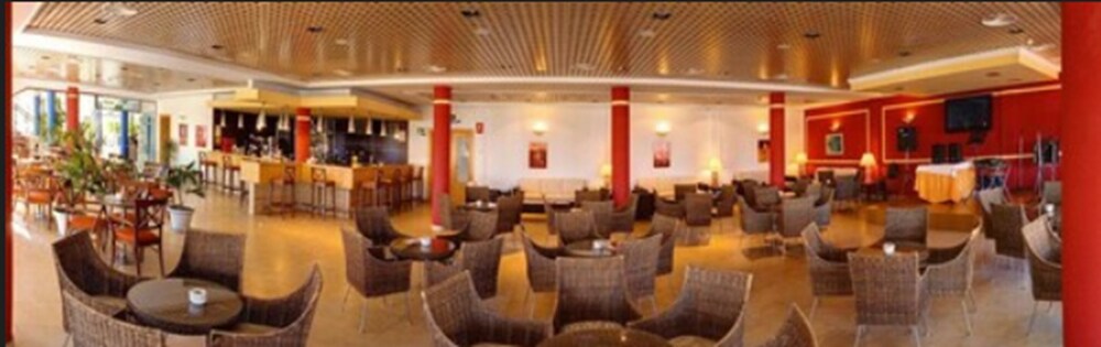 Hotel Punta del Cantal — Restaurant & bars in Mojacar, Andalusia
