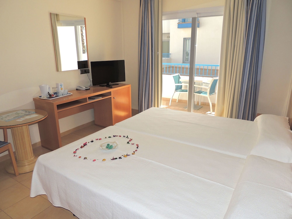 Hotel Punta del Cantal — Hotel rooms in Mojacar, Andalusia