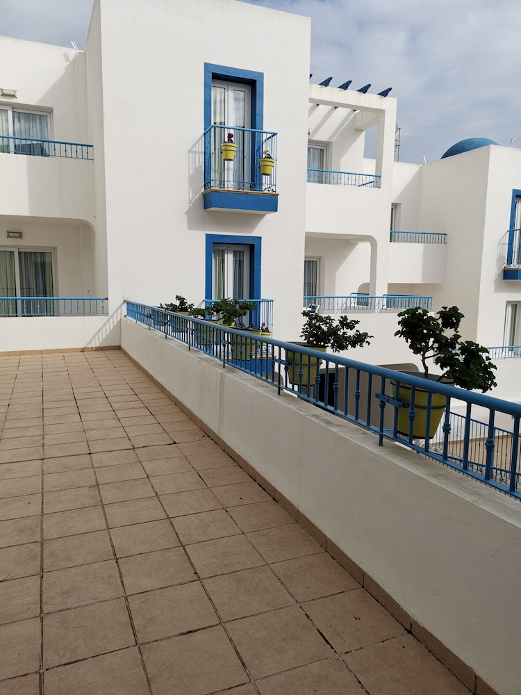 Hotel Punta del Cantal — Hotel rooms in Mojacar, Andalusia