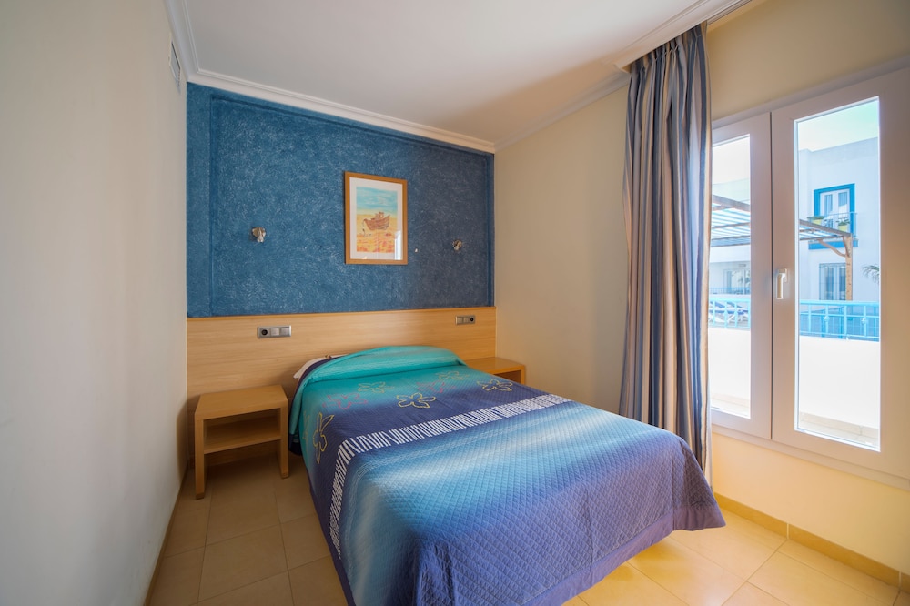 Hotel Punta del Cantal — Hotel rooms in Mojacar, Andalusia