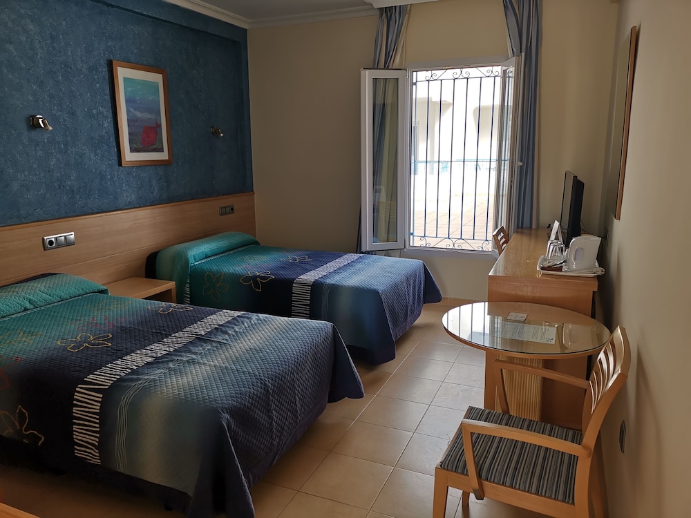 Hotel Punta del Cantal — Hotel rooms in Mojacar, Andalusia