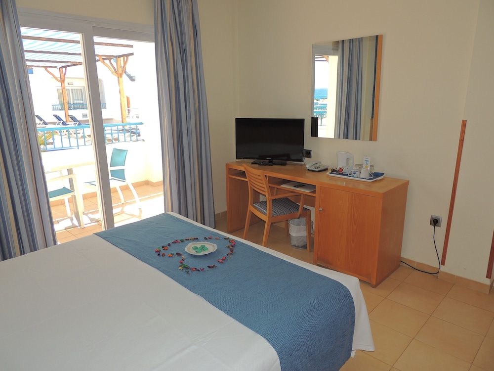 Hotel Punta del Cantal — Hotel rooms in Mojacar, Andalusia
