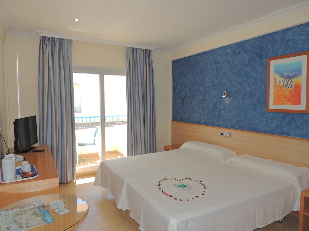 Hotel Punta del Cantal — Hotel rooms in Mojacar, Andalusia