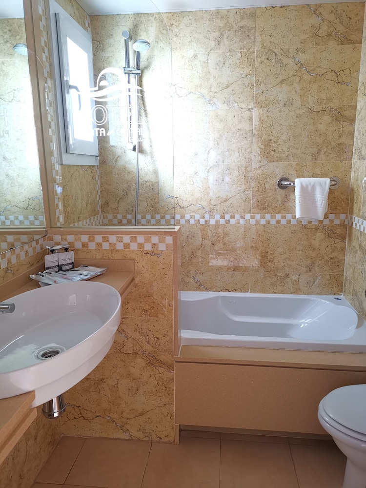 Hotel Punta del Cantal — Hotel rooms in Mojacar, Andalusia