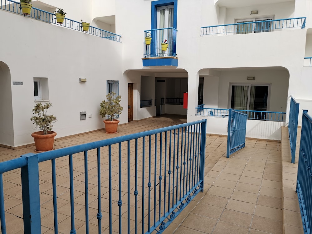 Hotel Punta del Cantal — Hotel rooms in Mojacar, Andalusia