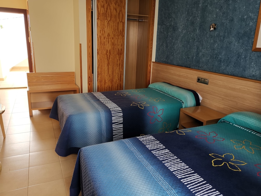 Hotel Punta del Cantal — Hotel rooms in Mojacar, Andalusia