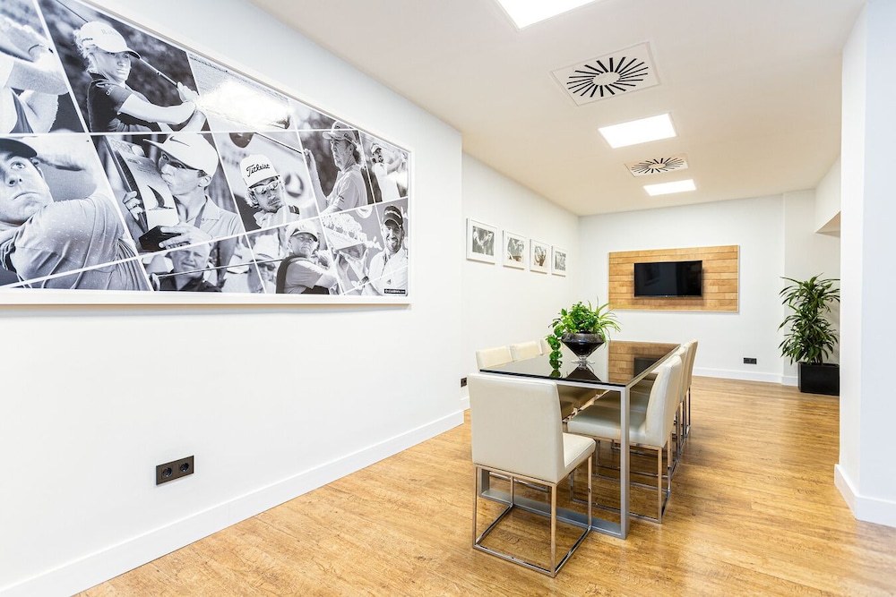 Aparthotel PYR Fuengirola — Sports & recreation in Fuengirola, Andalusia