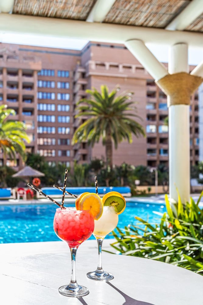 Aparthotel PYR Fuengirola — Swimming pool in Fuengirola, Andalusia
