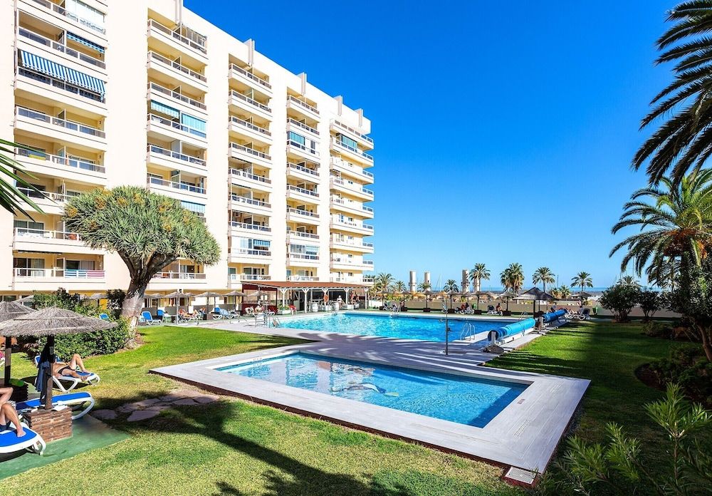 Aparthotel PYR Fuengirola image