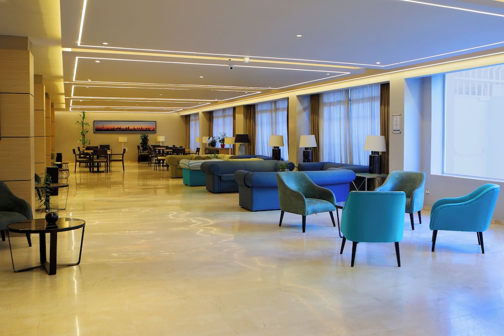 Aparthotel PYR Fuengirola — Restaurant & bars in Fuengirola, Andalusia