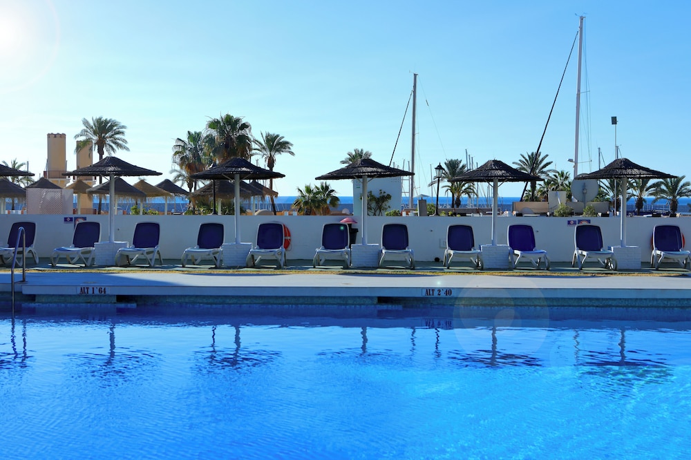 Aparthotel PYR Fuengirola — Swimming pool in Fuengirola, Andalusia