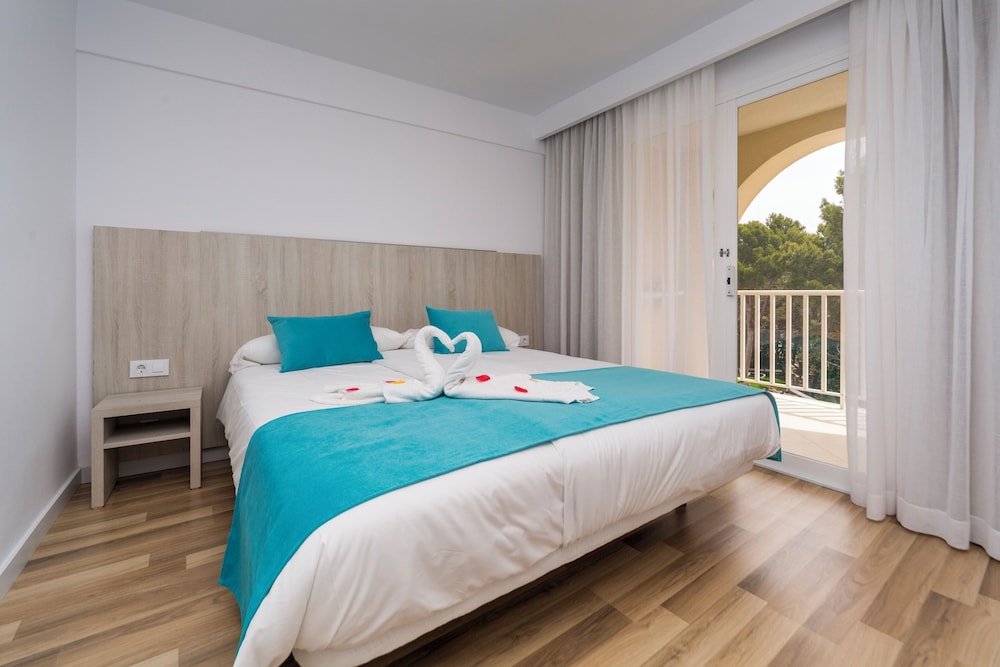Comitas Floramar — Hotel rooms in Cala Galdana, Balearic Islands