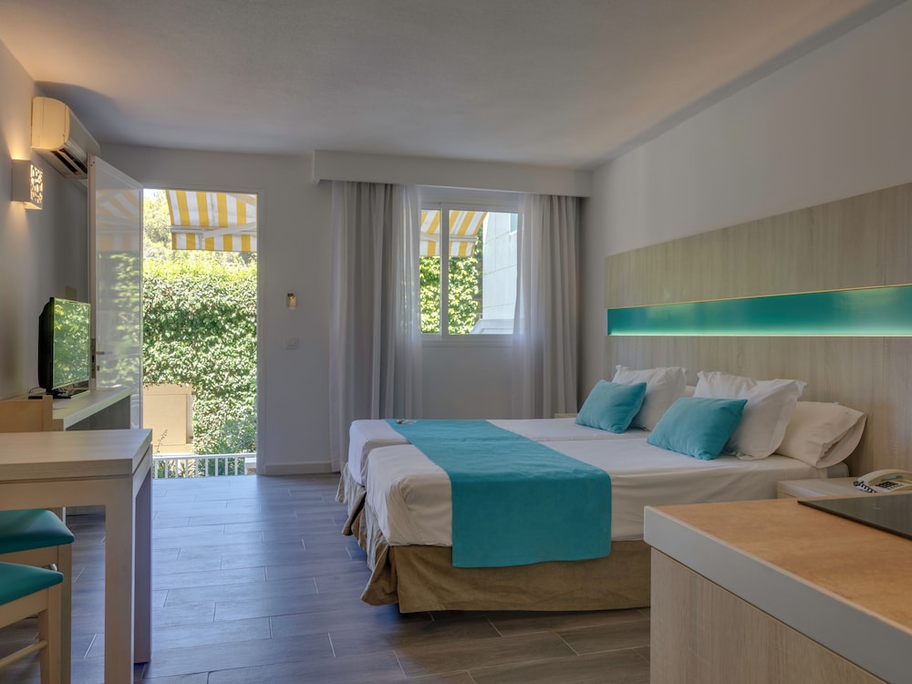 Comitas Floramar — Hotel rooms in Cala Galdana, Balearic Islands