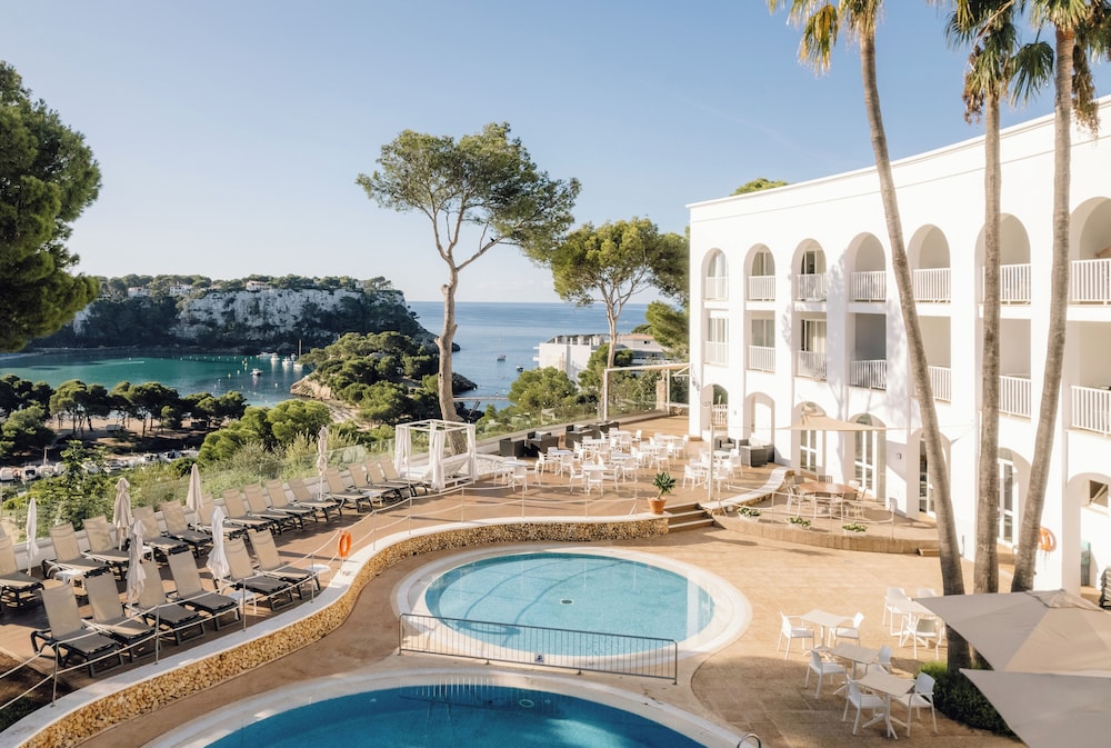 Comitas Floramar — Swimming pool in Cala Galdana, Balearic Islands