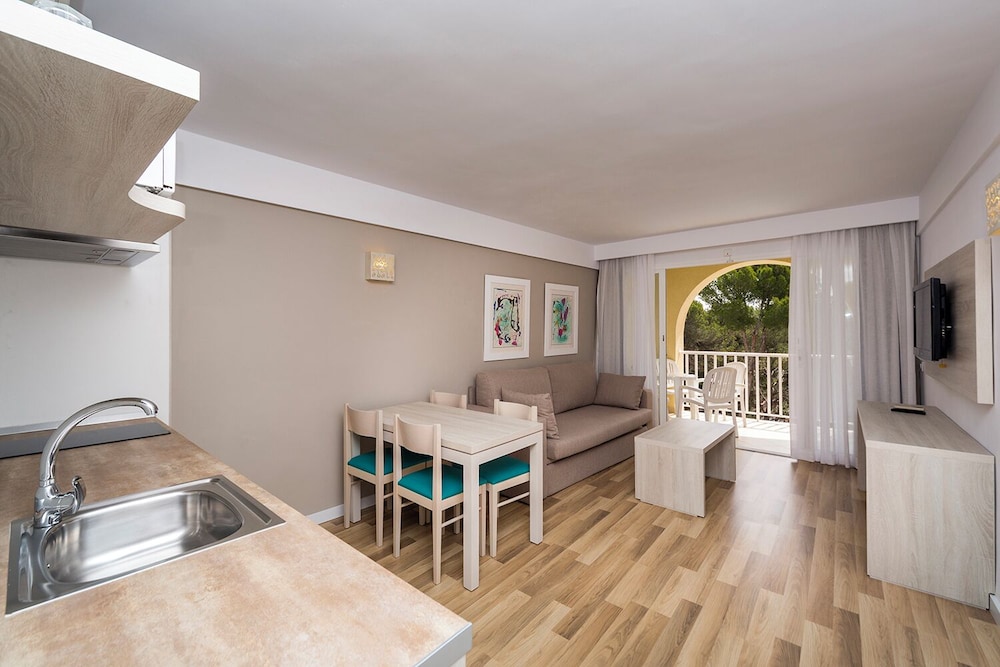 Comitas Floramar — Hotel rooms in Cala Galdana, Balearic Islands