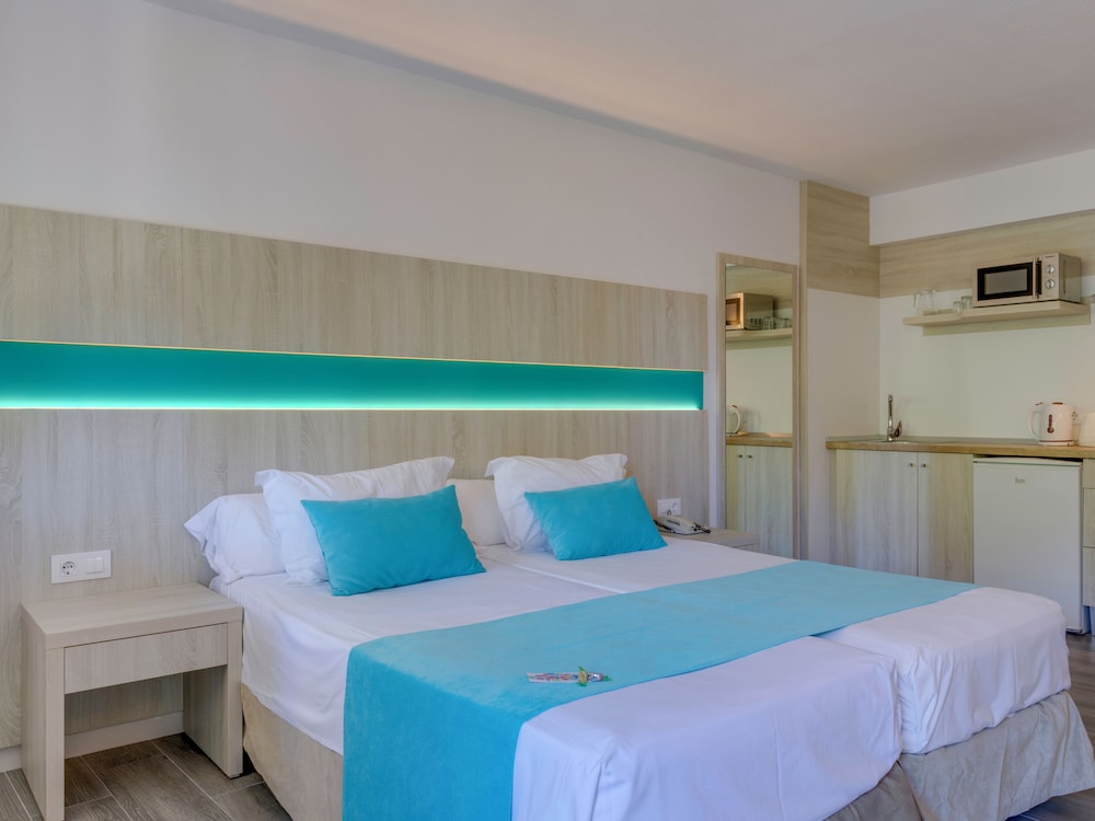 Comitas Floramar — Hotel rooms in Cala Galdana, Balearic Islands