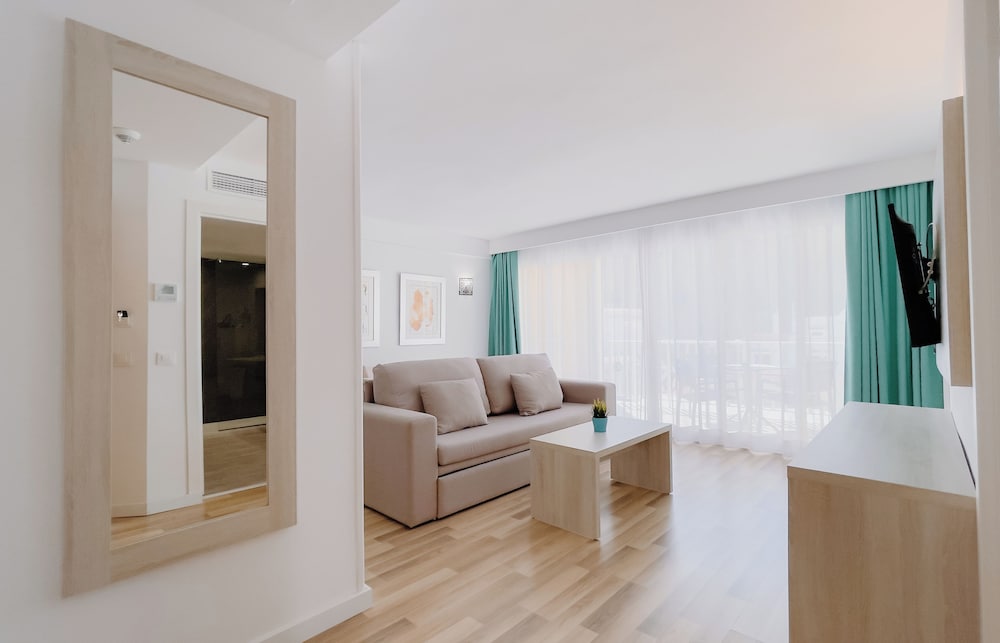 Comitas Floramar — Hotel rooms in Cala Galdana, Balearic Islands