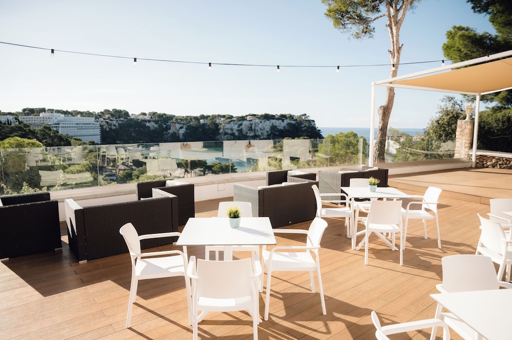 Comitas Floramar — Restaurant & bars in Cala Galdana, Balearic Islands