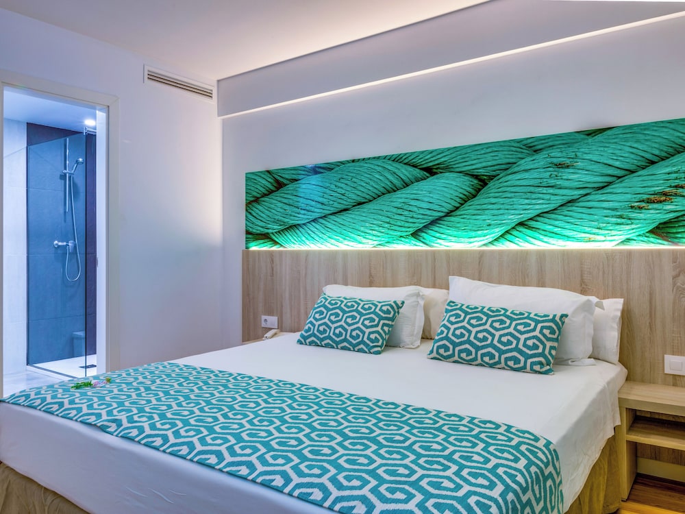 Comitas Floramar — Hotel rooms in Cala Galdana, Balearic Islands