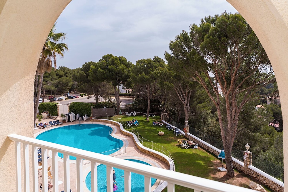 Comitas Floramar — Swimming pool in Cala Galdana, Balearic Islands
