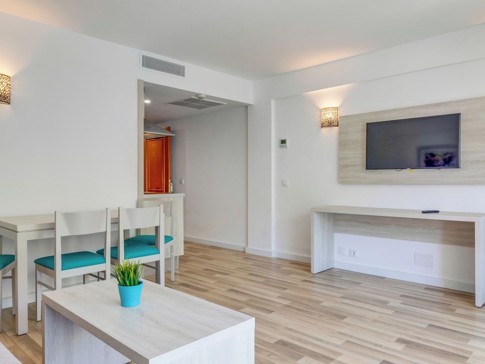 Comitas Floramar — Hotel rooms in Cala Galdana, Balearic Islands