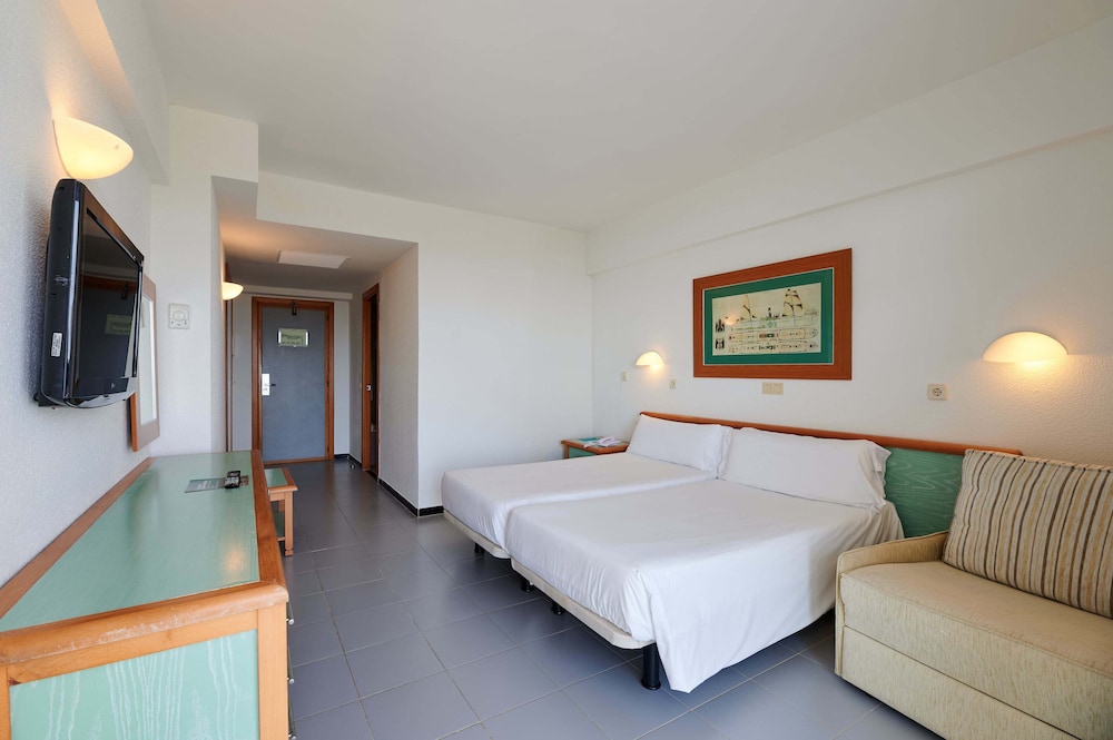 AluaSun Cala Antena- All Inclusive - Hyatt Inclusive Collection — Hotel rooms in Calas de Mallorca, Balearic Islands