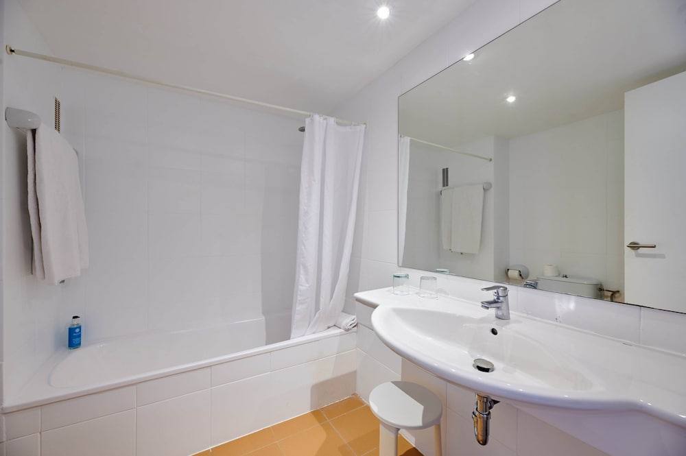 AluaSun Cala Antena- All Inclusive - Hyatt Inclusive Collection — Hotel rooms in Calas de Mallorca, Balearic Islands