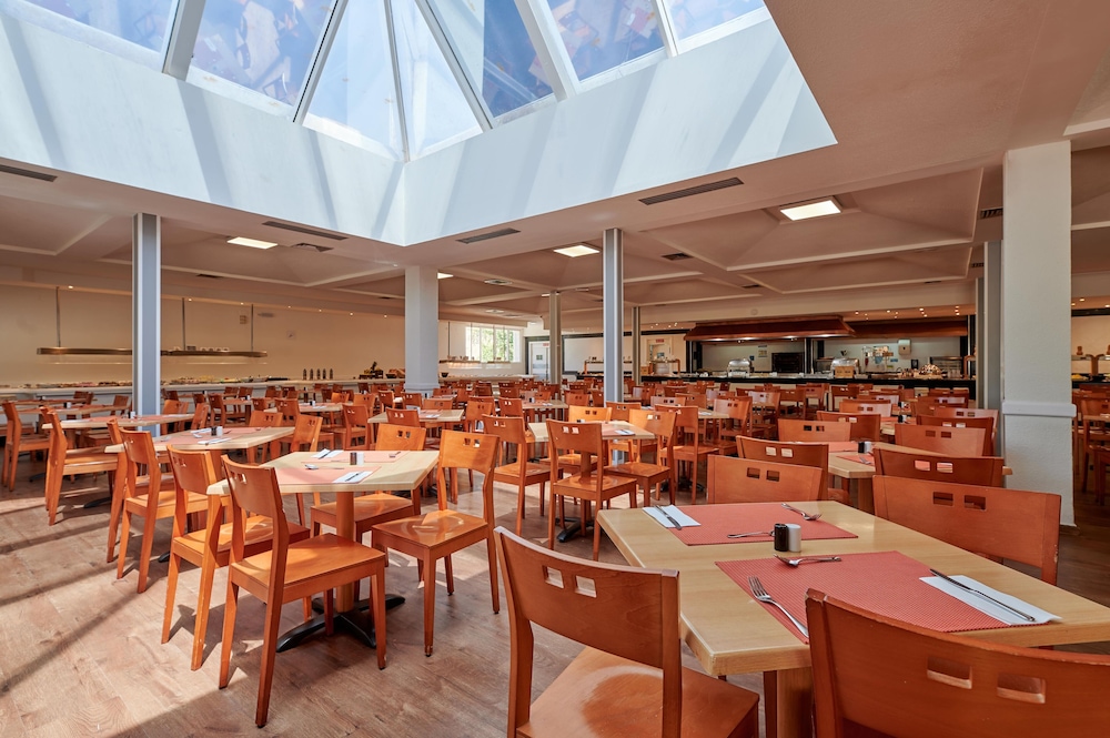 AluaSun Cala Antena- All Inclusive - Hyatt Inclusive Collection — Restaurant & bars in Calas de Mallorca, Balearic Islands
