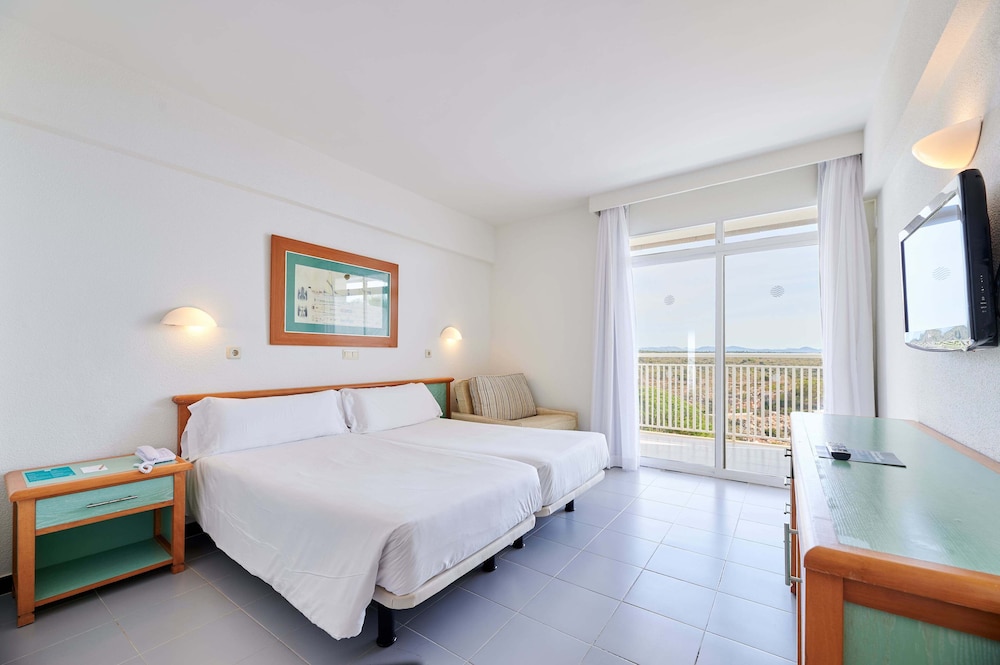 AluaSun Cala Antena- All Inclusive - Hyatt Inclusive Collection — Hotel rooms in Calas de Mallorca, Balearic Islands