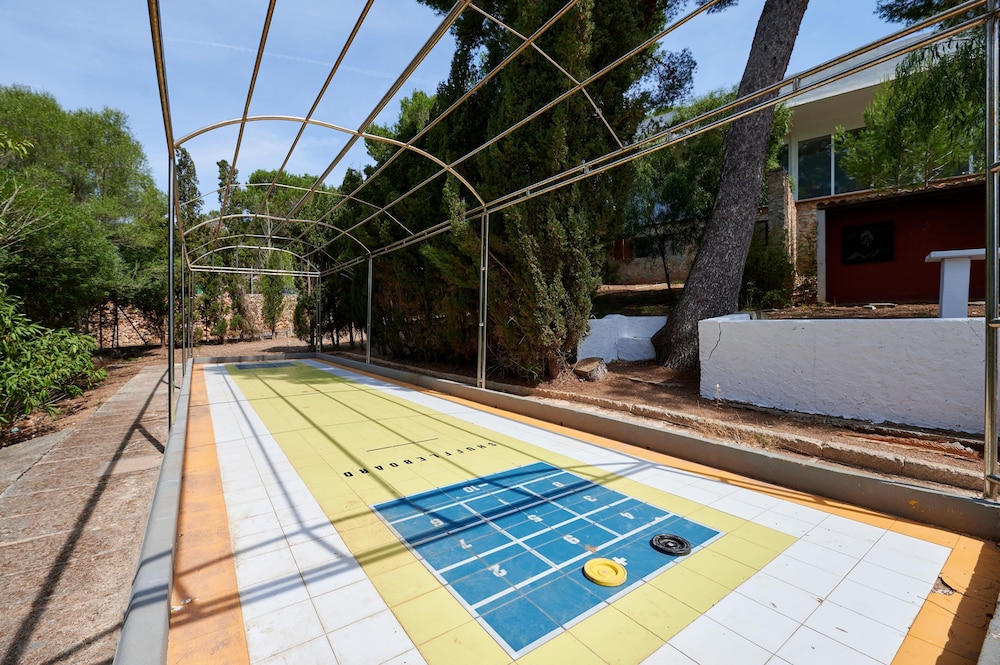 AluaSun Cala Antena- All Inclusive - Hyatt Inclusive Collection — Swimming pool in Calas de Mallorca, Balearic Islands