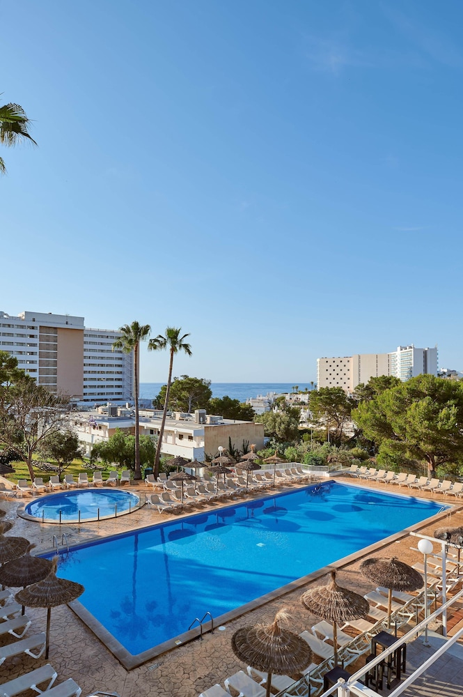 AluaSun Cala Antena- All Inclusive - Hyatt Inclusive Collection — Swimming pool in Calas de Mallorca, Balearic Islands