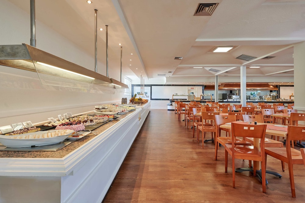 AluaSun Cala Antena- All Inclusive - Hyatt Inclusive Collection — Restaurant & bars in Calas de Mallorca, Balearic Islands