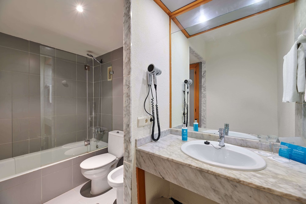 AluaSun Cala Antena- All Inclusive - Hyatt Inclusive Collection — Hotel rooms in Calas de Mallorca, Balearic Islands