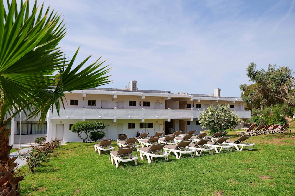AluaSun Cala Antena- All Inclusive - Hyatt Inclusive Collection — Hotel building in Calas de Mallorca, Balearic Islands