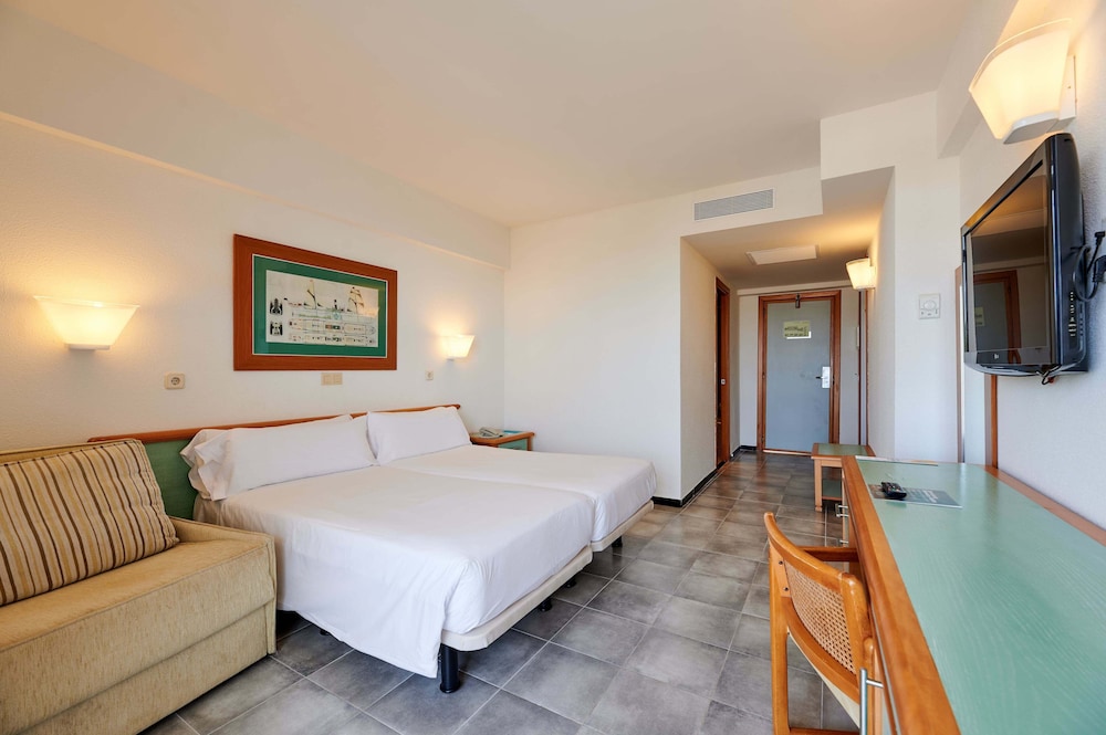 AluaSun Cala Antena- All Inclusive - Hyatt Inclusive Collection — Hotel rooms in Calas de Mallorca, Balearic Islands