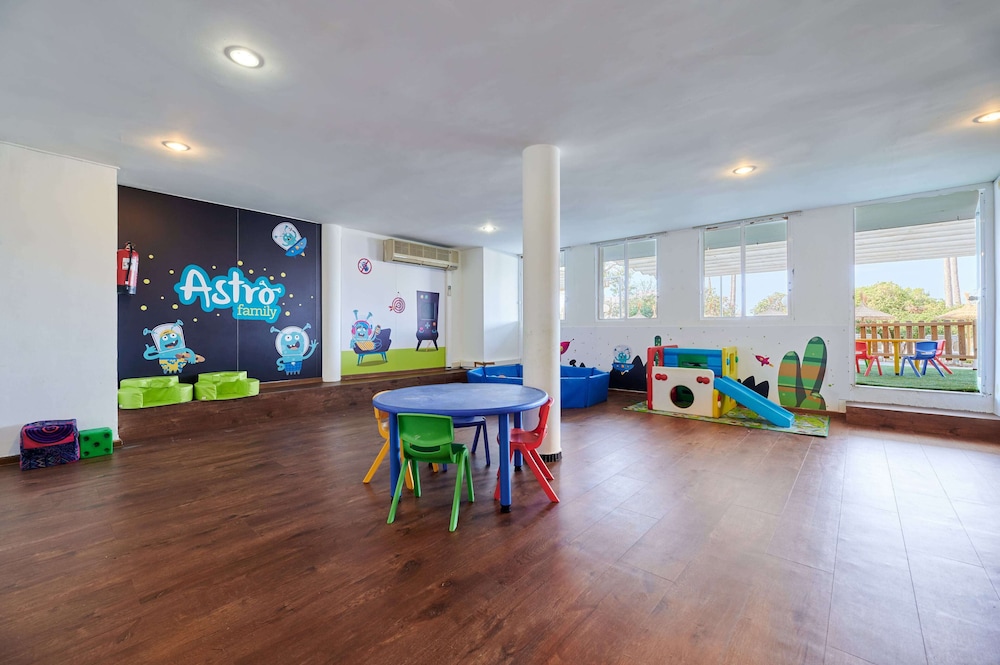 AluaSun Cala Antena- All Inclusive - Hyatt Inclusive Collection — Attractions for children in Calas de Mallorca, Balearic Islands