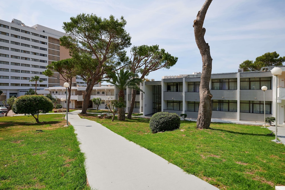 AluaSun Cala Antena- All Inclusive - Hyatt Inclusive Collection — Hotel building in Calas de Mallorca, Balearic Islands