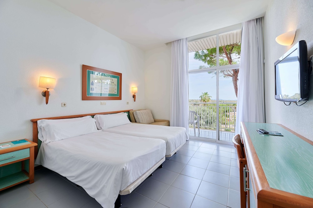AluaSun Cala Antena- All Inclusive - Hyatt Inclusive Collection — Hotel rooms in Calas de Mallorca, Balearic Islands