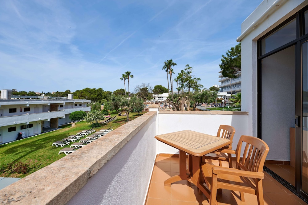 AluaSun Cala Antena- All Inclusive - Hyatt Inclusive Collection — Hotel rooms in Calas de Mallorca, Balearic Islands