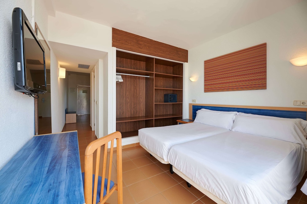 AluaSun Cala Antena- All Inclusive - Hyatt Inclusive Collection — Hotel rooms in Calas de Mallorca, Balearic Islands