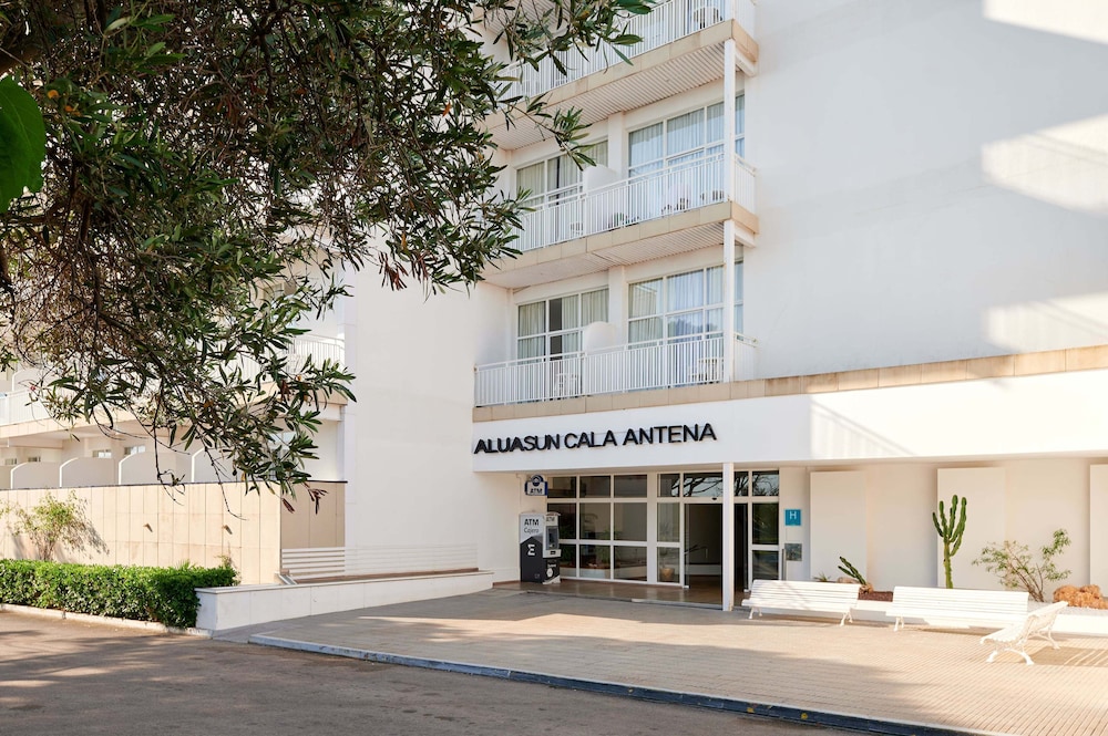 AluaSun Cala Antena- All Inclusive - Hyatt Inclusive Collection — Hotel building in Calas de Mallorca, Balearic Islands